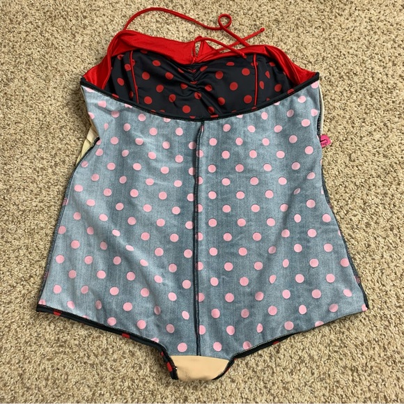 Bettie Page polka dot retro swimsuit - Picture 9 of 11